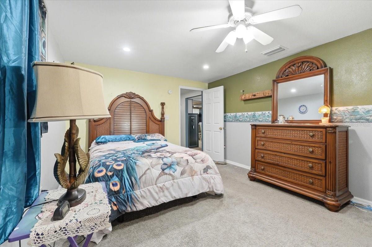 Image 22 of 53 For 1240 Alligator Alley