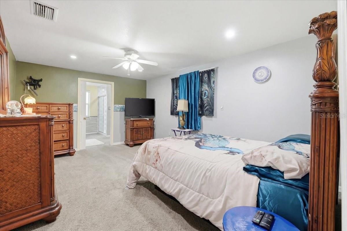 Image 23 of 53 For 1240 Alligator Alley