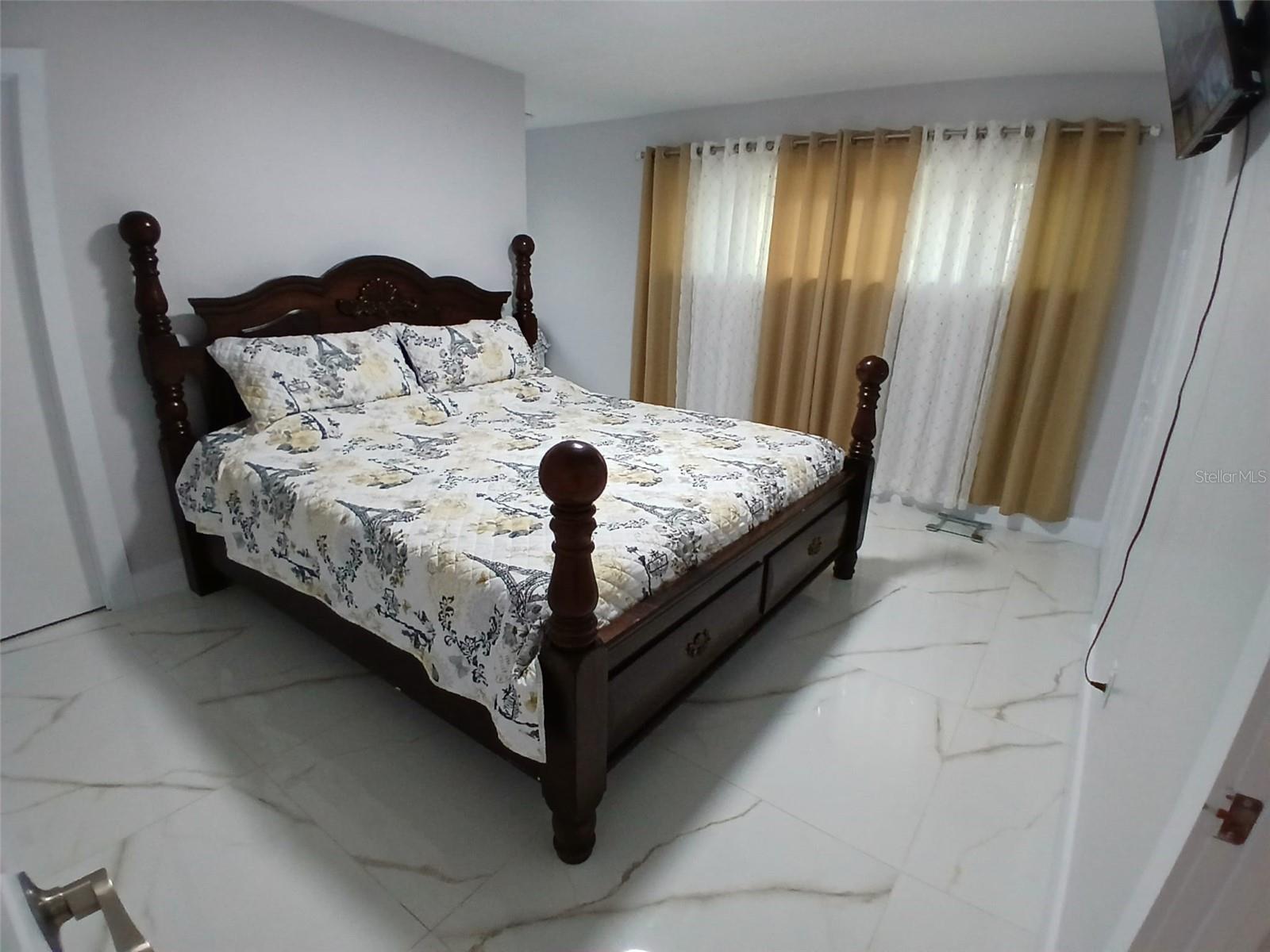 Image 11 of 26 For 2211 New Jersey Road