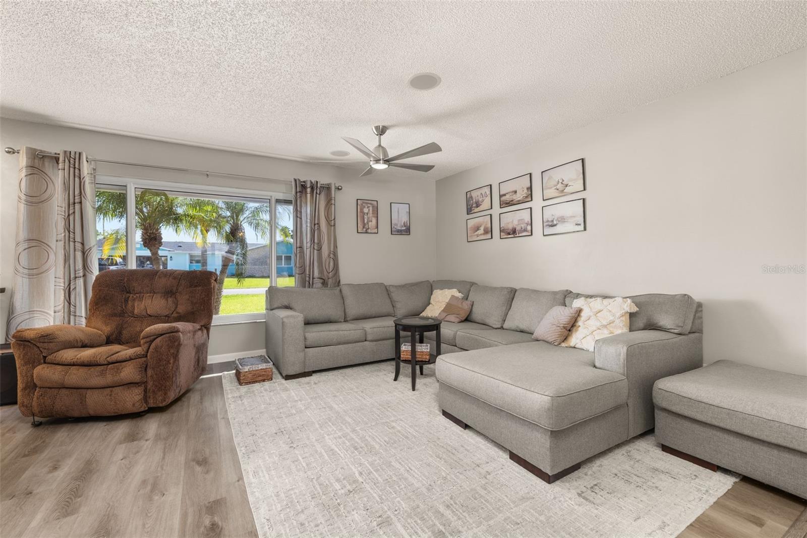 Image 10 of 93 For 2 Claymont Court S
