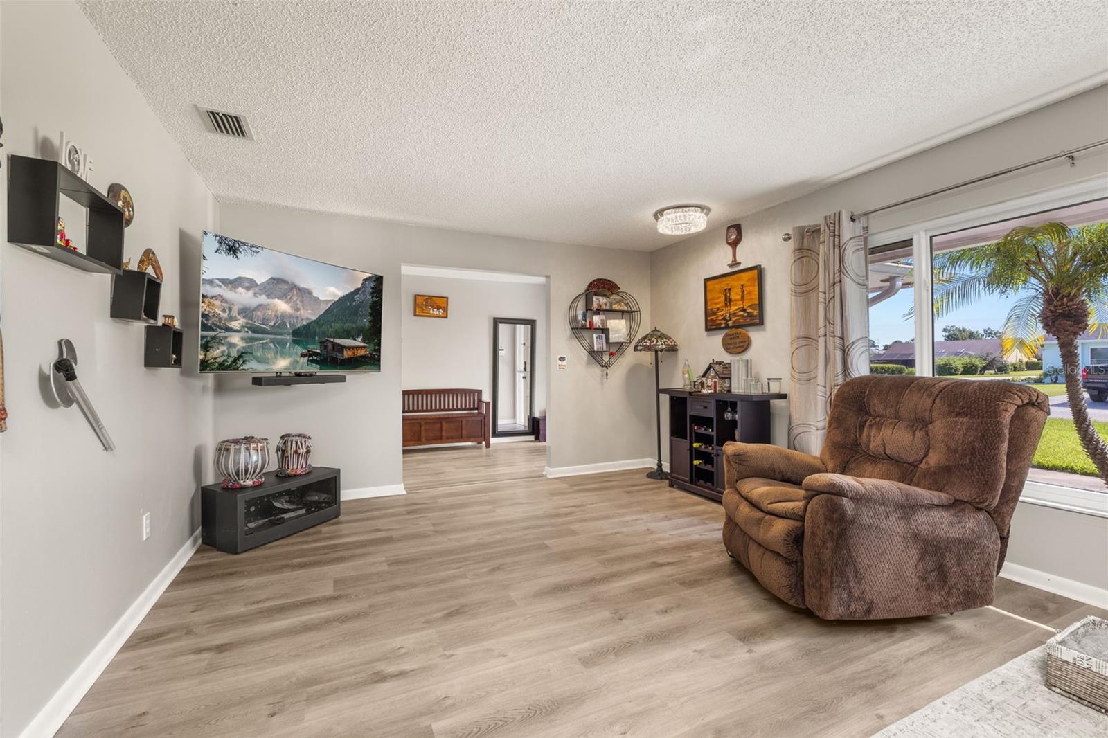 Image 12 of 93 For 2 Claymont Court S