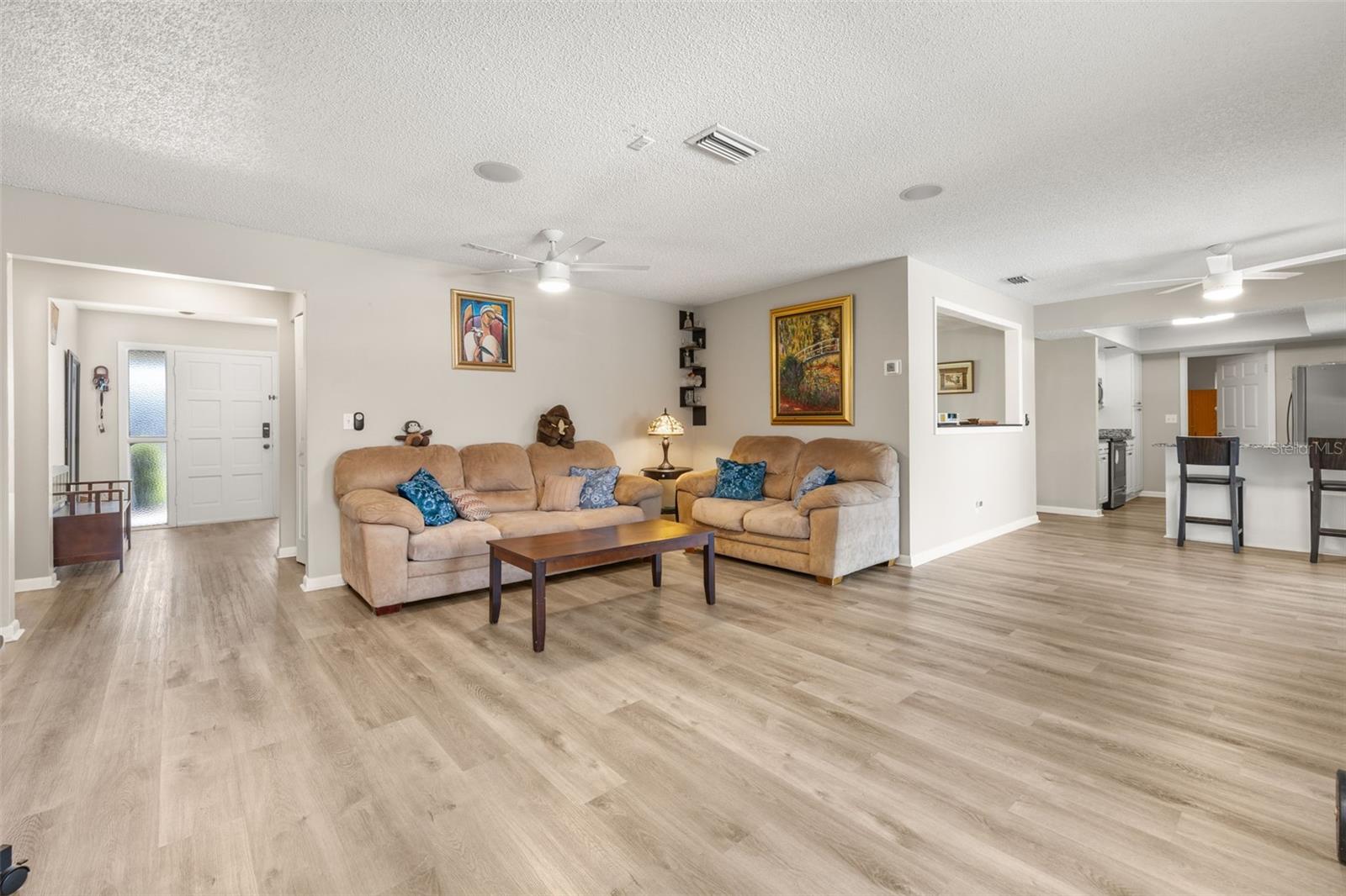Image 15 of 93 For 2 Claymont Court S