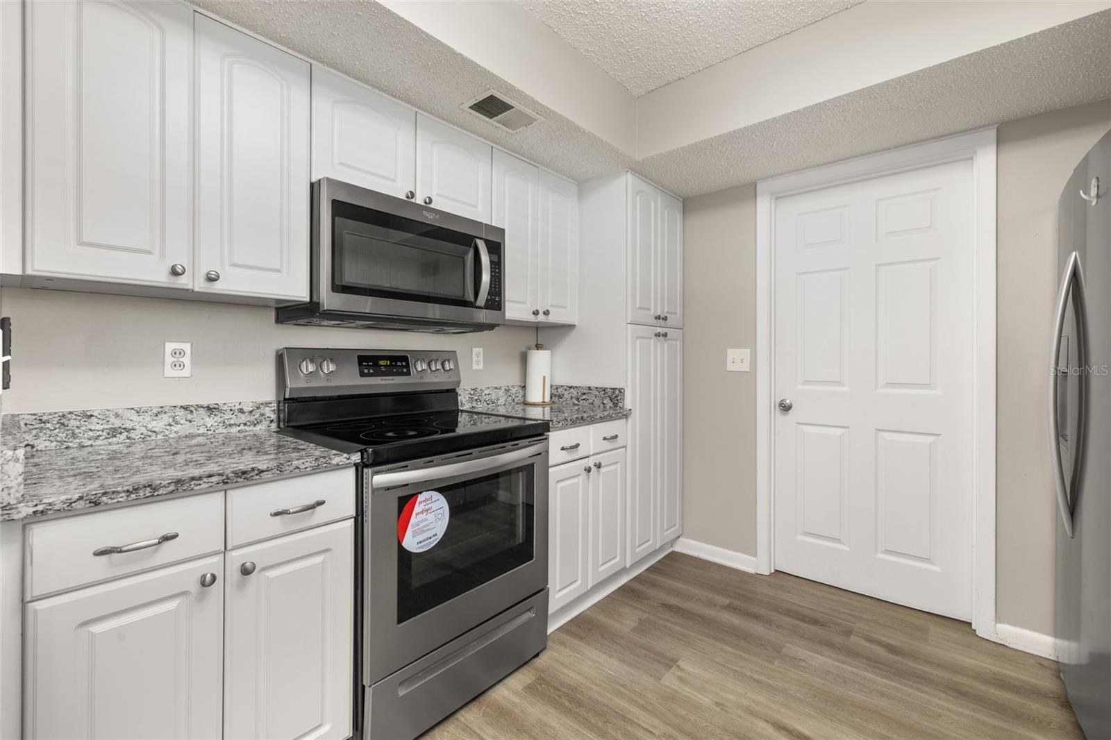 Image 23 of 93 For 2 Claymont Court S