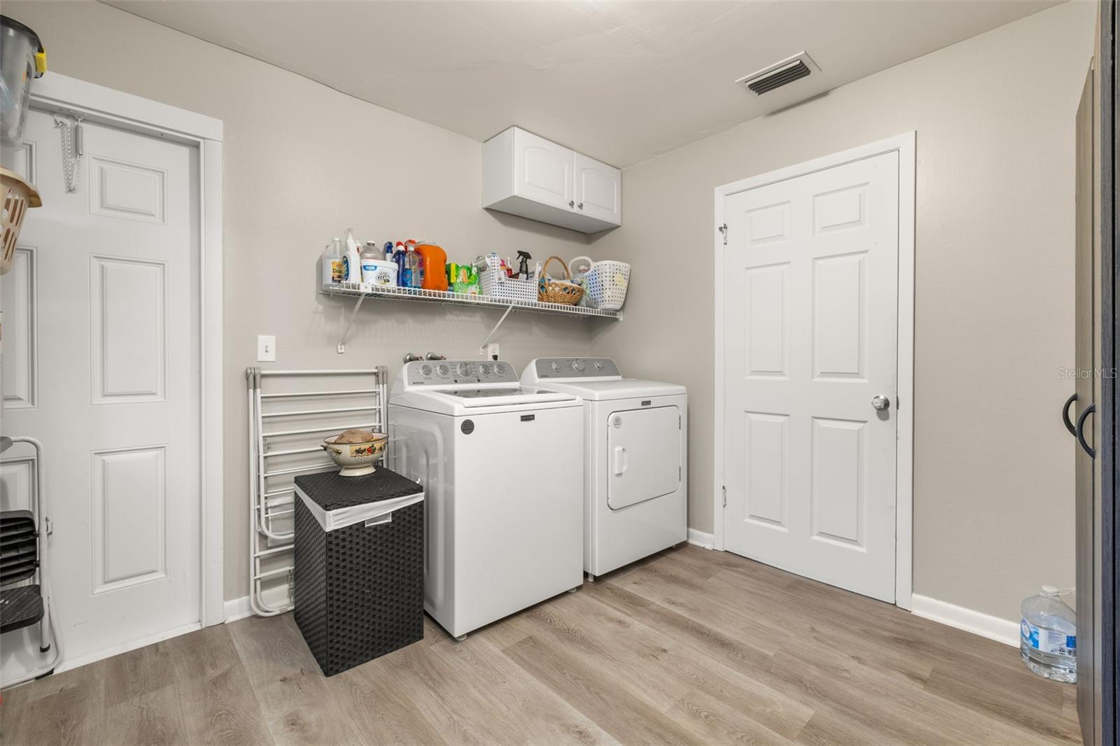 Image 24 of 93 For 2 Claymont Court S