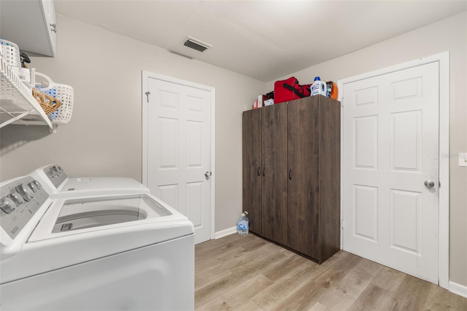 Image 25 of 93 For 2 Claymont Court S