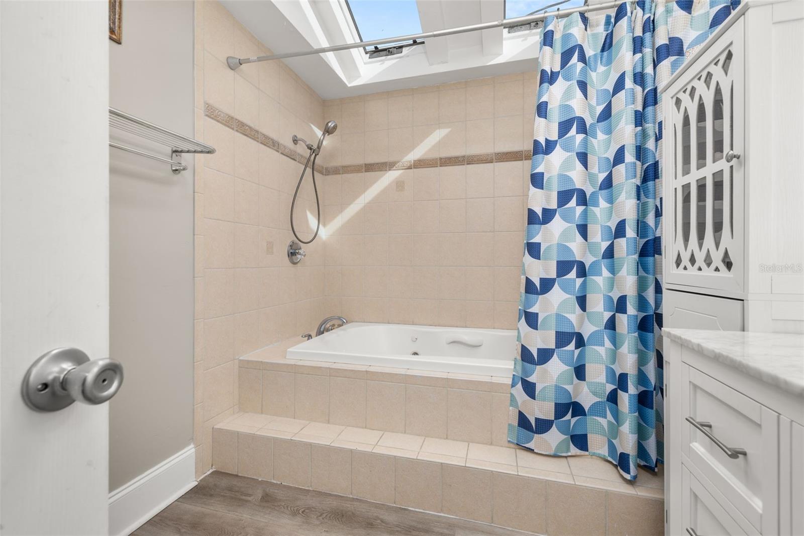 Image 31 of 93 For 2 Claymont Court S