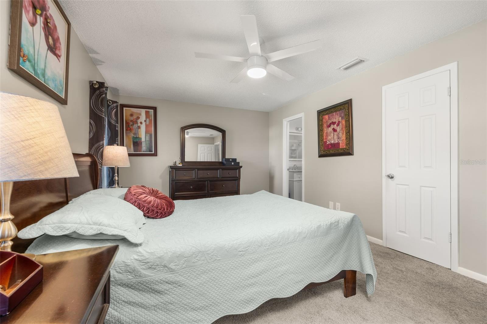 Image 33 of 93 For 2 Claymont Court S