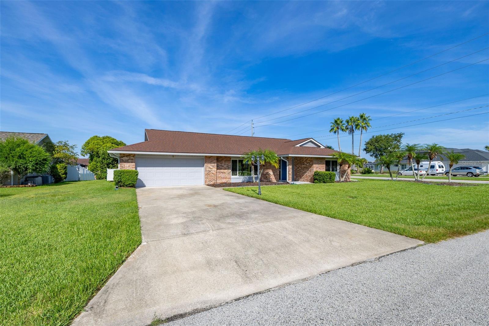 Image 4 of 93 For 2 Claymont Court S