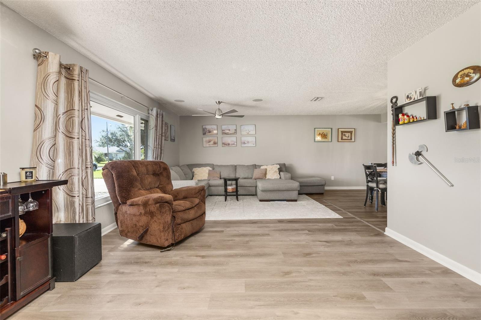 Image 9 of 93 For 2 Claymont Court S