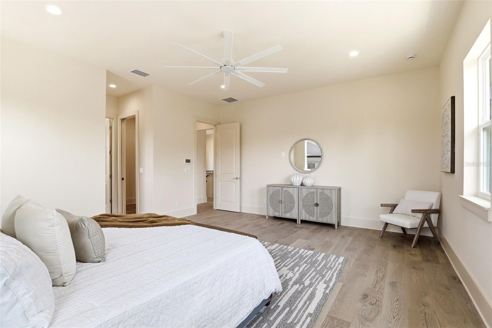 Image 28 of 49 For 330 Princeton Street