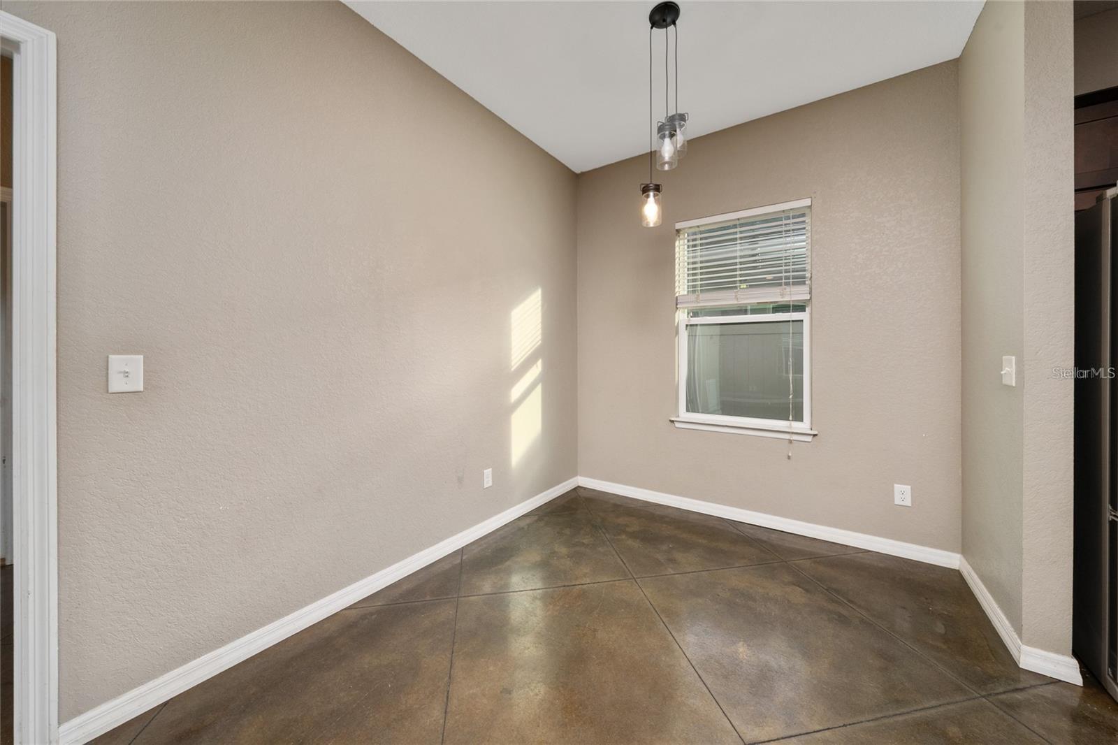 Image 11 of 34 For 2893 Whispering Trails Drive