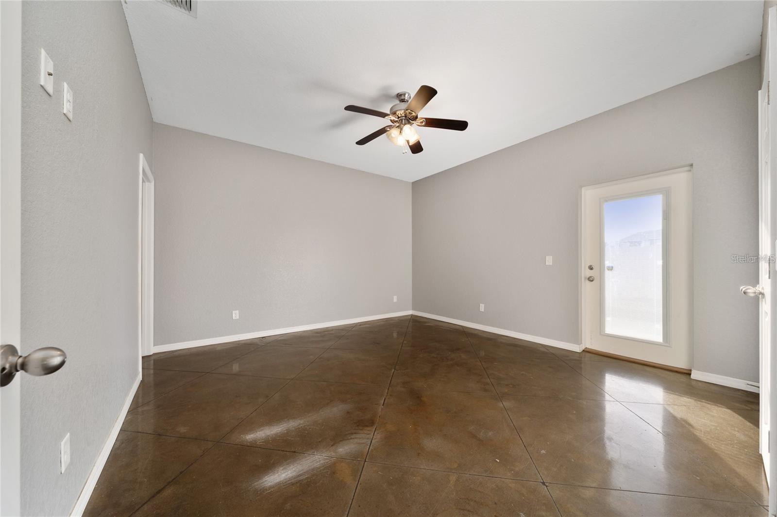 Image 14 of 34 For 2893 Whispering Trails Drive