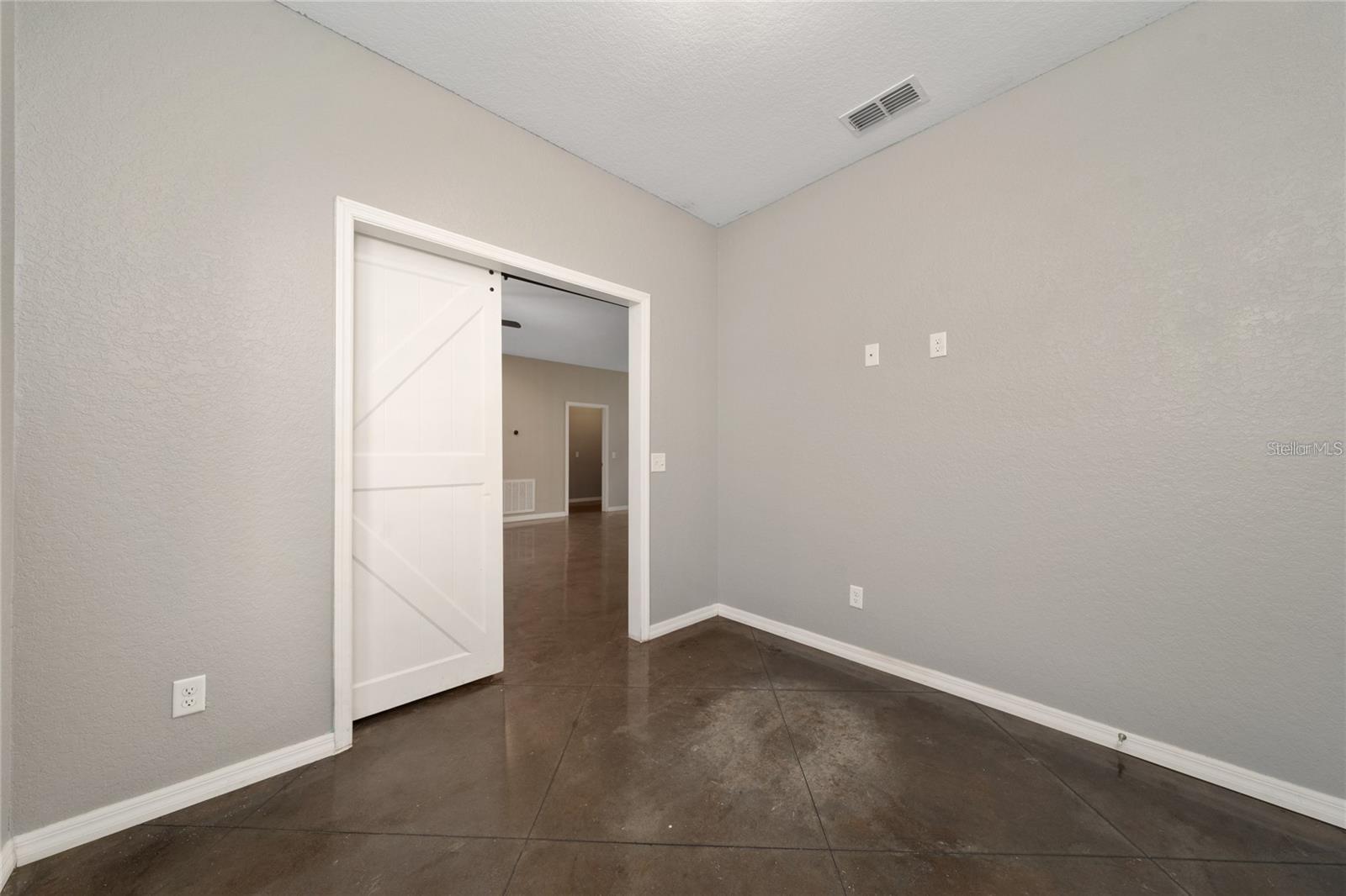 Image 17 of 34 For 2893 Whispering Trails Drive