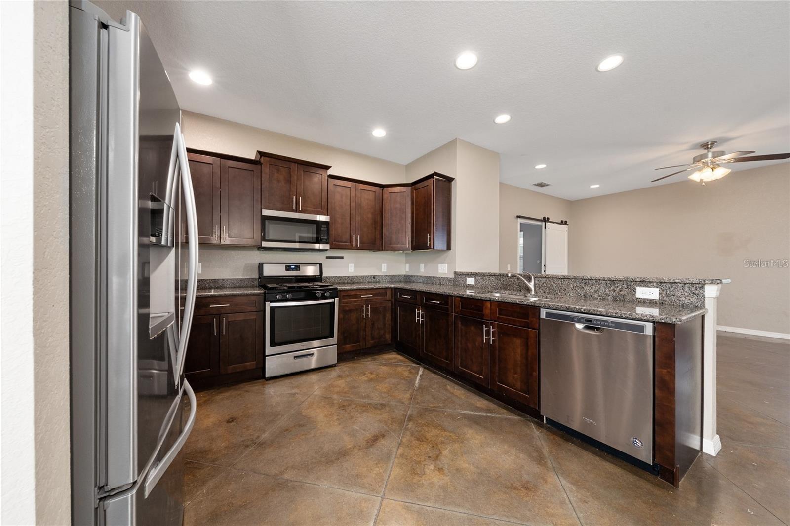 Image 7 of 34 For 2893 Whispering Trails Drive