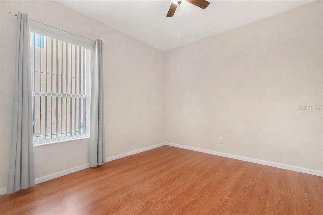 Image 11 of 18 For 3821 Shoreview Drive