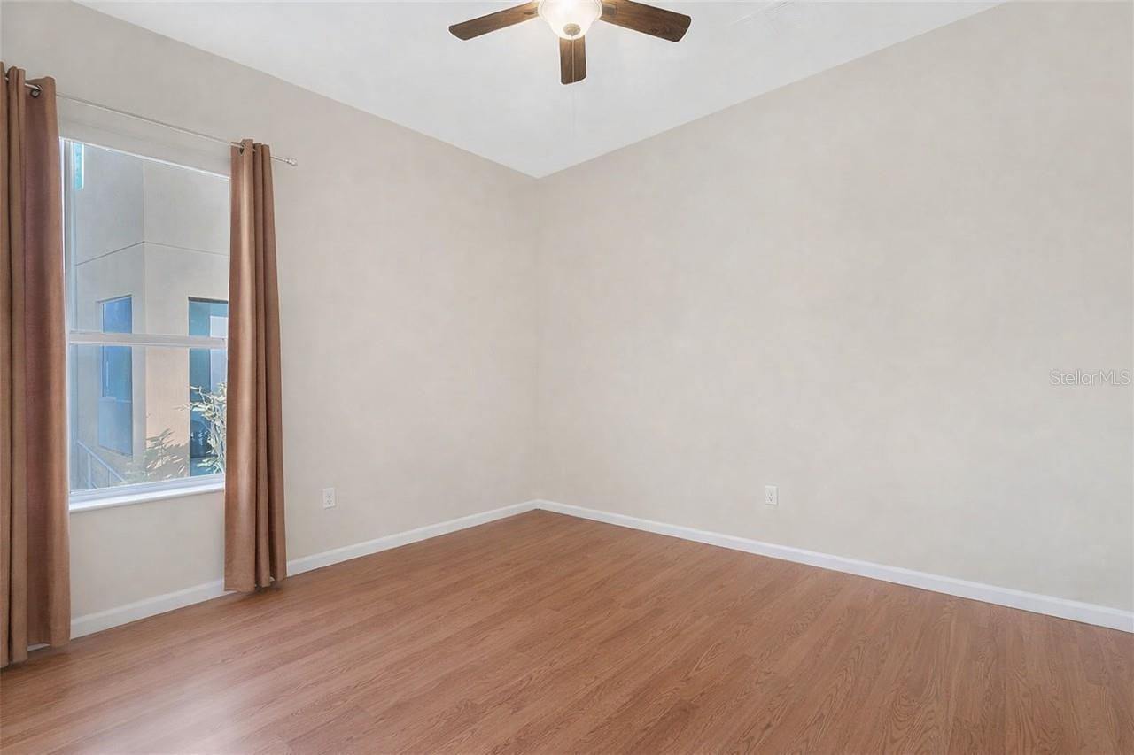 Image 13 of 18 For 3821 Shoreview Drive