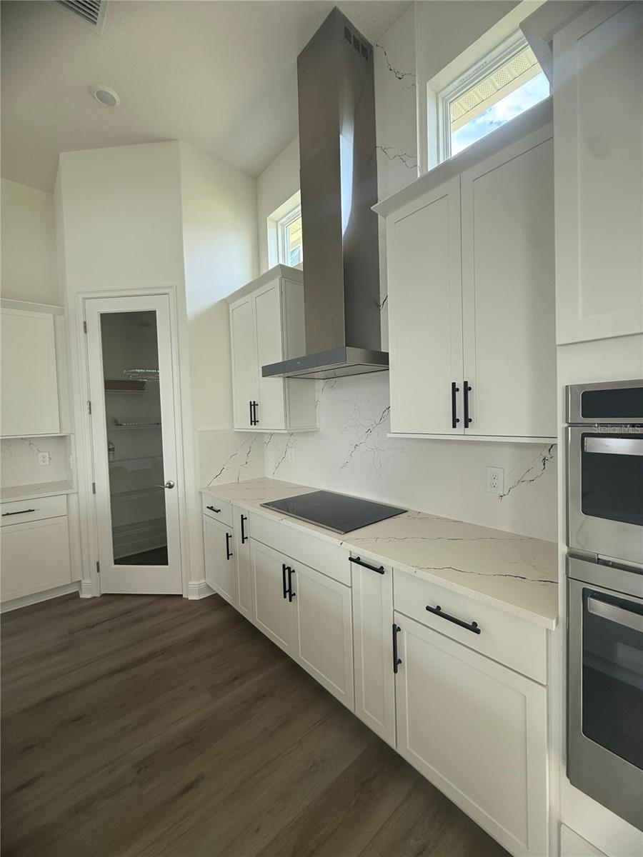 Image 10 of 29 For 9803 Gobat Alley