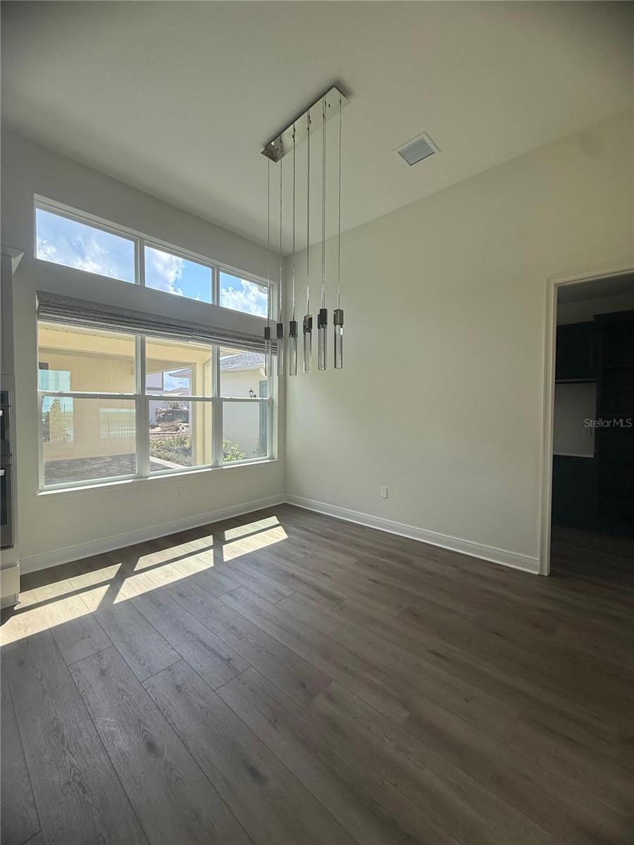 Image 12 of 29 For 9803 Gobat Alley