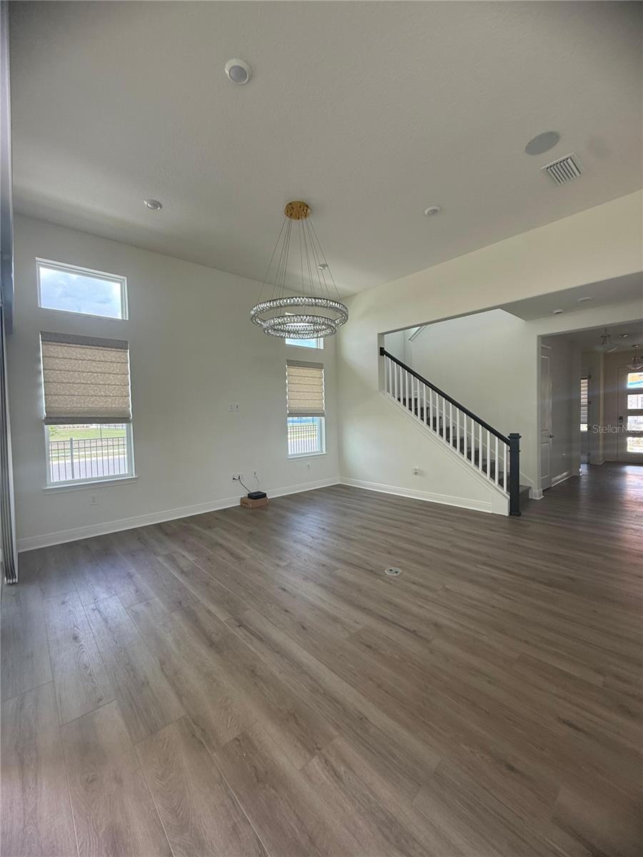 Image 13 of 29 For 9803 Gobat Alley