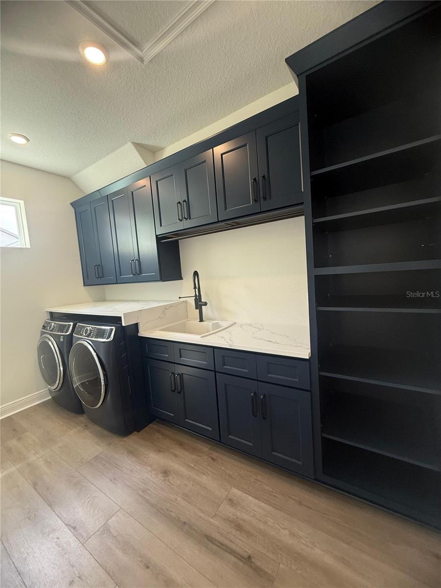 Image 15 of 29 For 9803 Gobat Alley