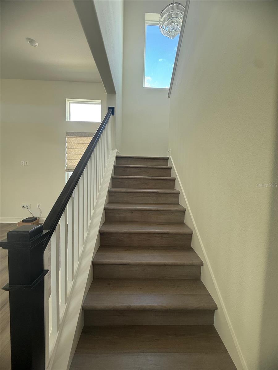 Image 17 of 29 For 9803 Gobat Alley