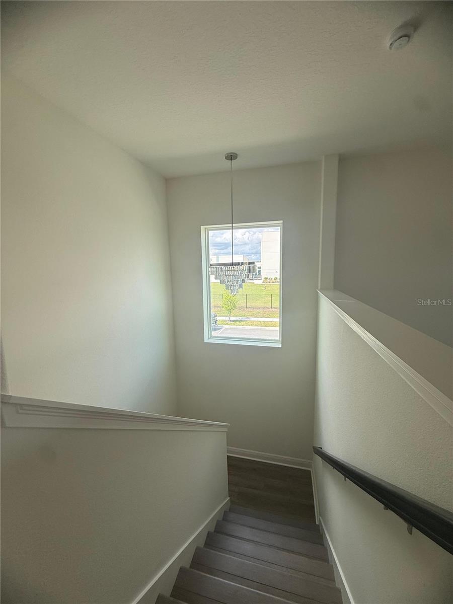 Image 21 of 29 For 9803 Gobat Alley