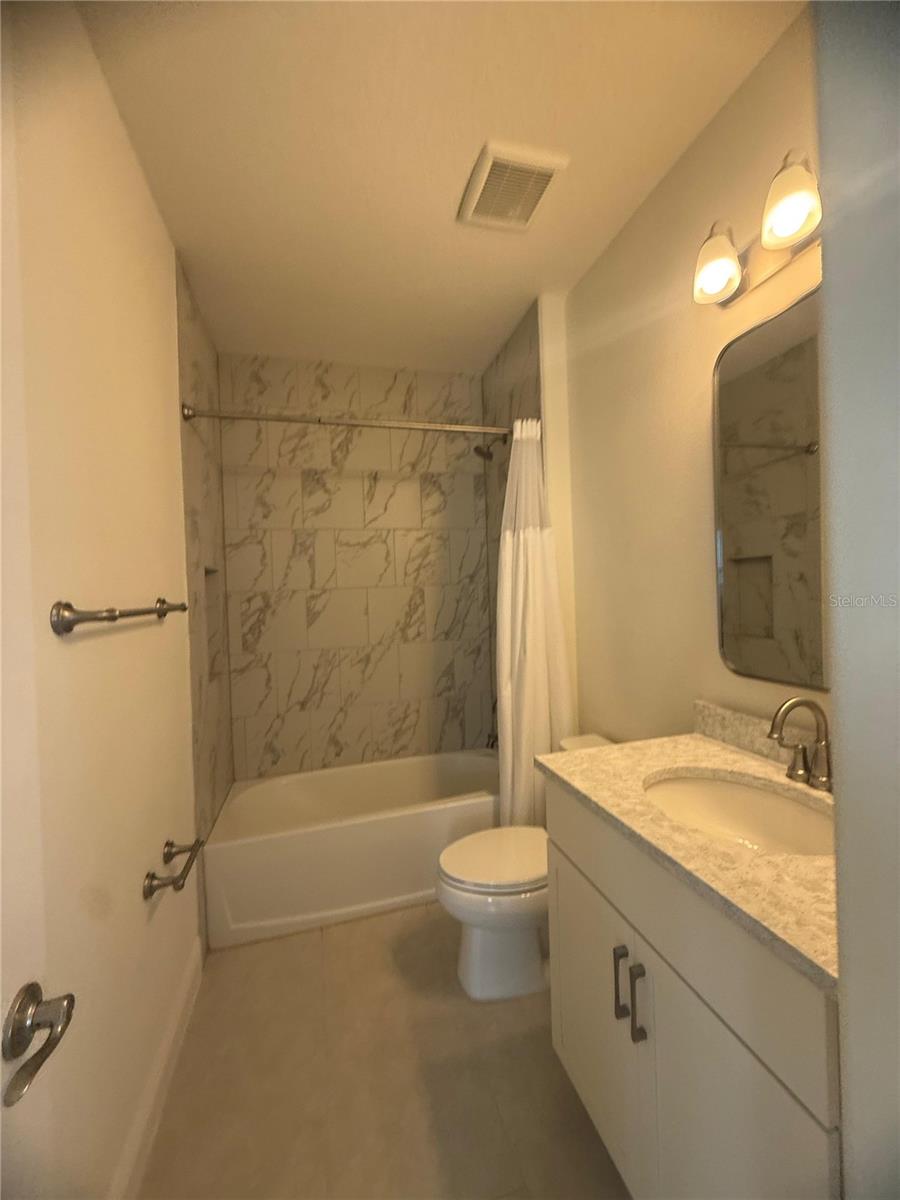 Image 25 of 29 For 9803 Gobat Alley