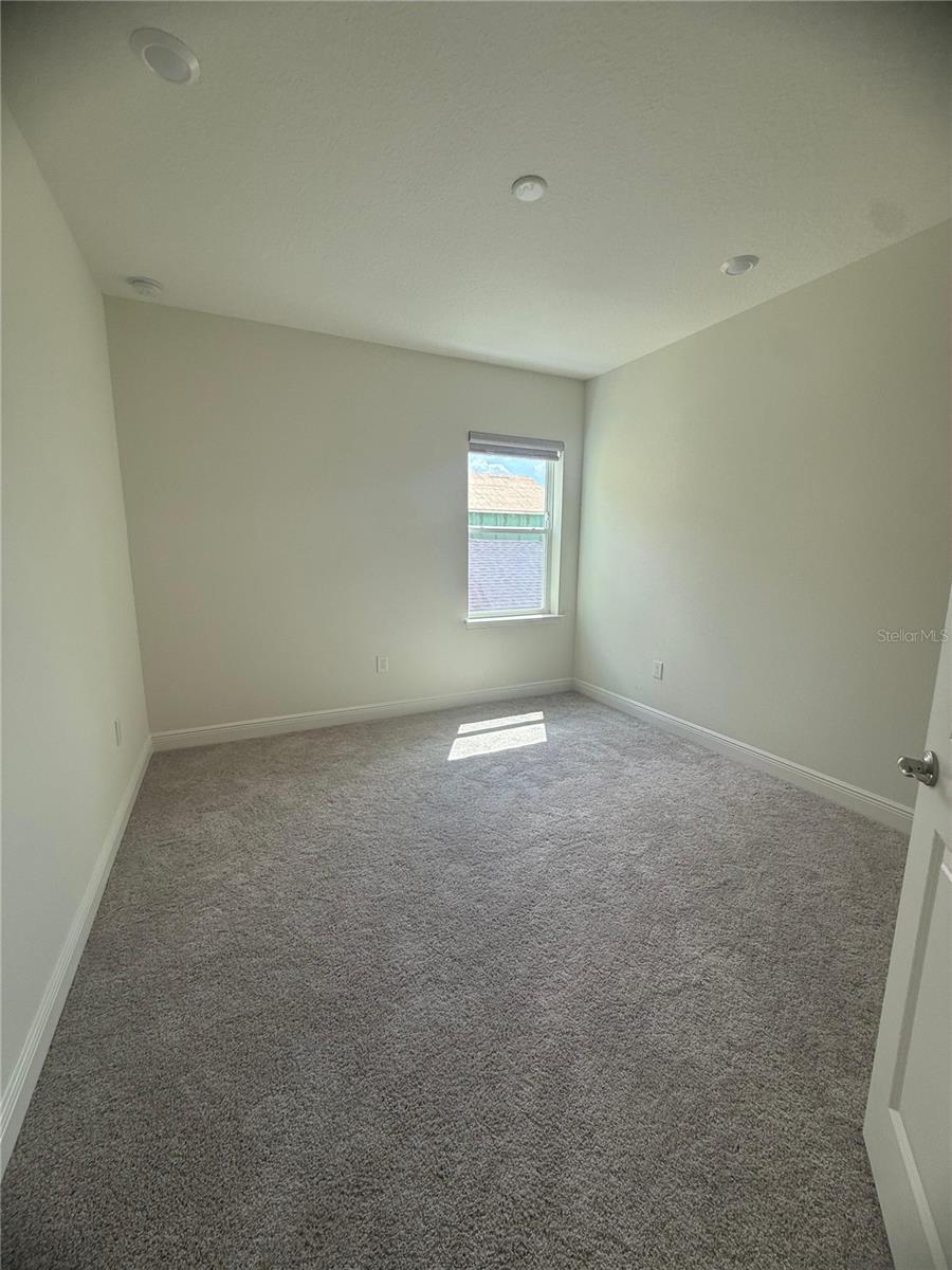 Image 26 of 29 For 9803 Gobat Alley