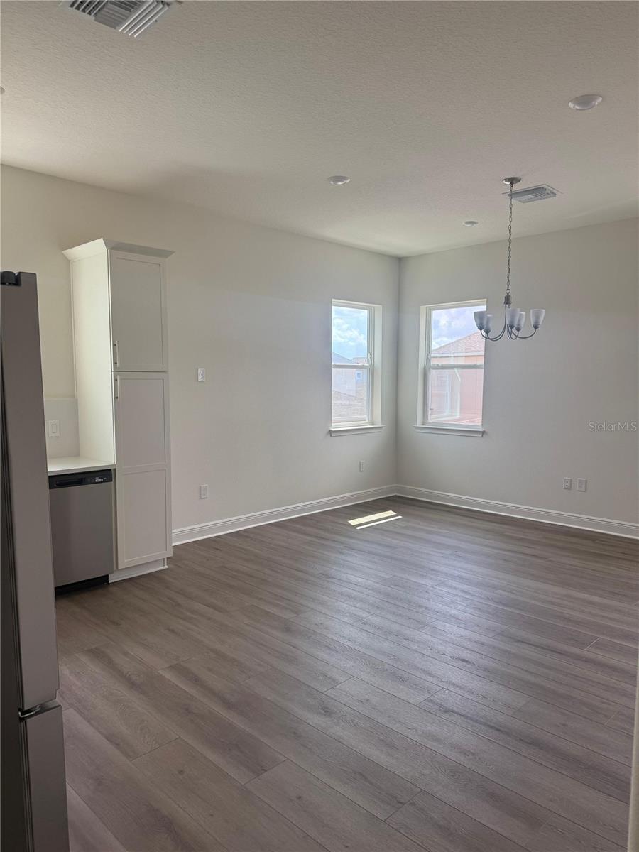 Image 4 of 12 For 9803-a Gobat Alley