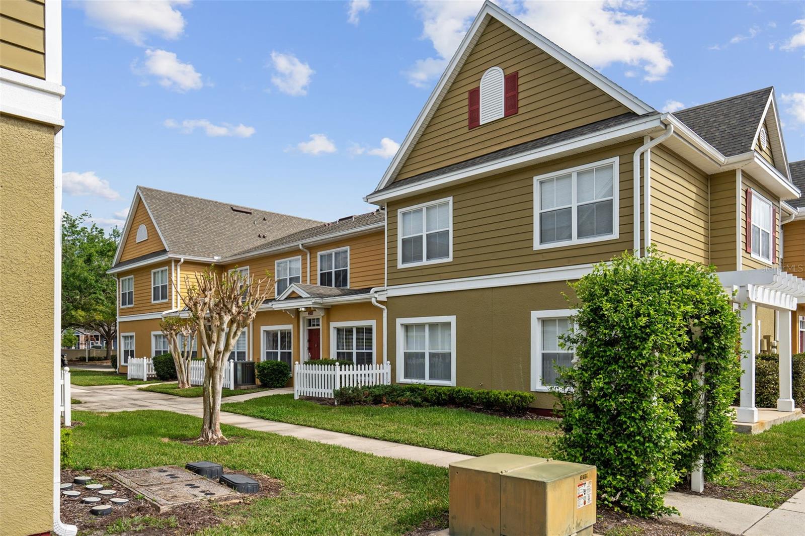 Image 3 of 36 For 4561 Yellowgold Road E 103