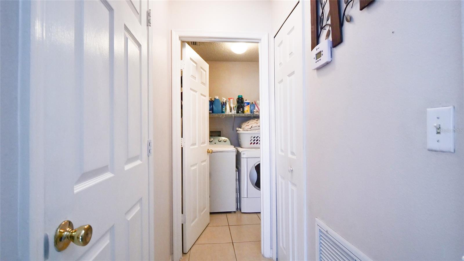 Image 15 of 62 For 4381 Creekside Boulevard