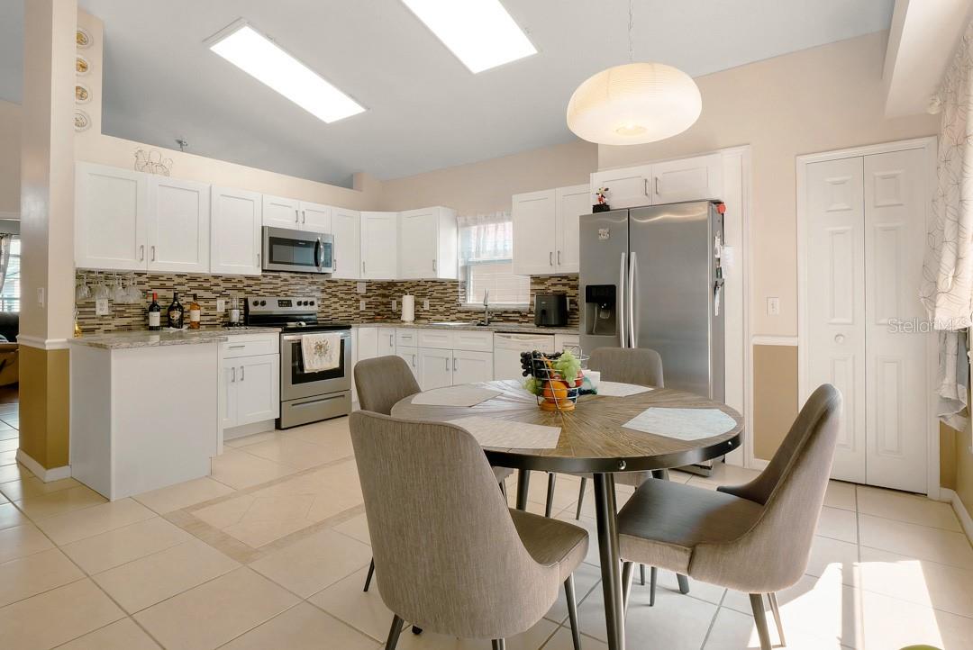 Image 26 of 62 For 4381 Creekside Boulevard