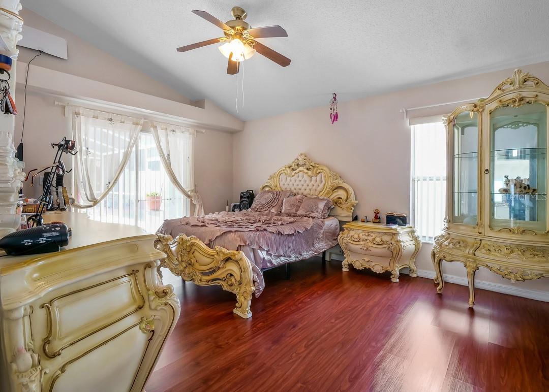 Image 32 of 62 For 4381 Creekside Boulevard