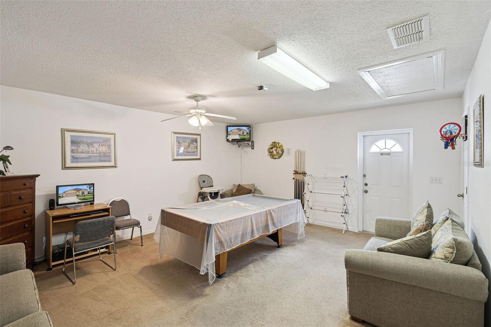 Image 5 of 60 For 170 Bloomingdale Drive