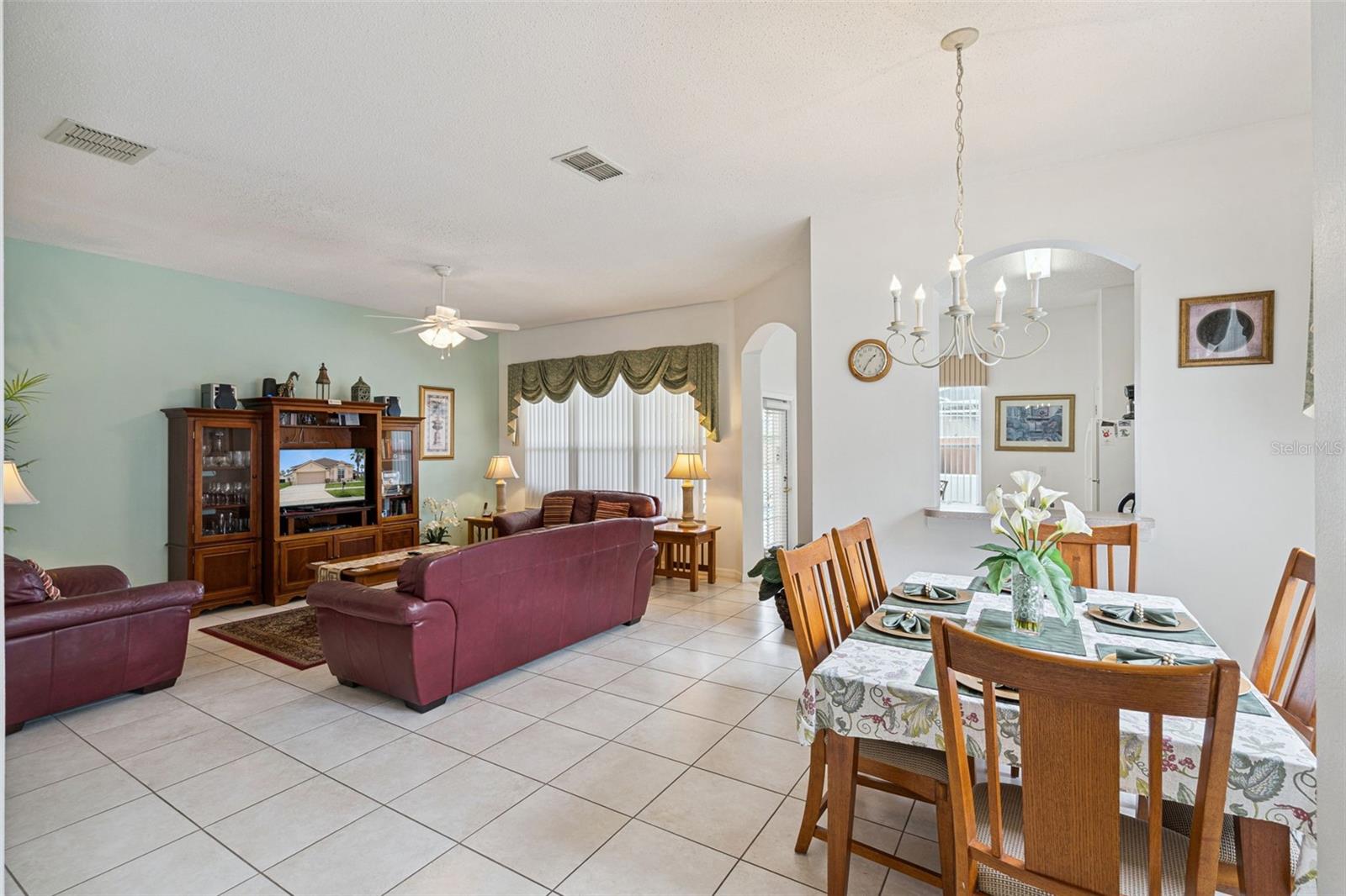 Image 8 of 60 For 170 Bloomingdale Drive