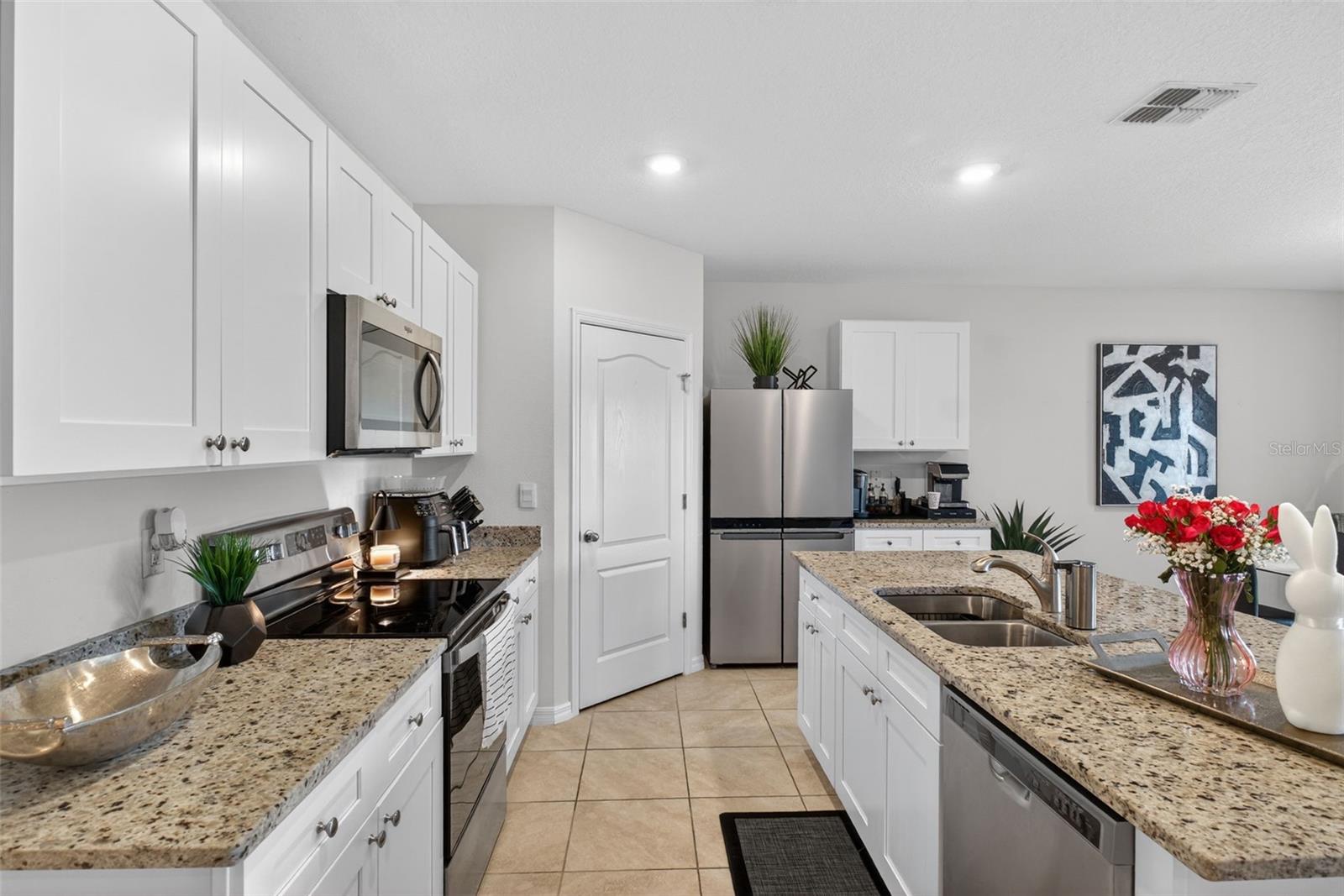 Image 19 of 66 For 5740 Grey Granite Way