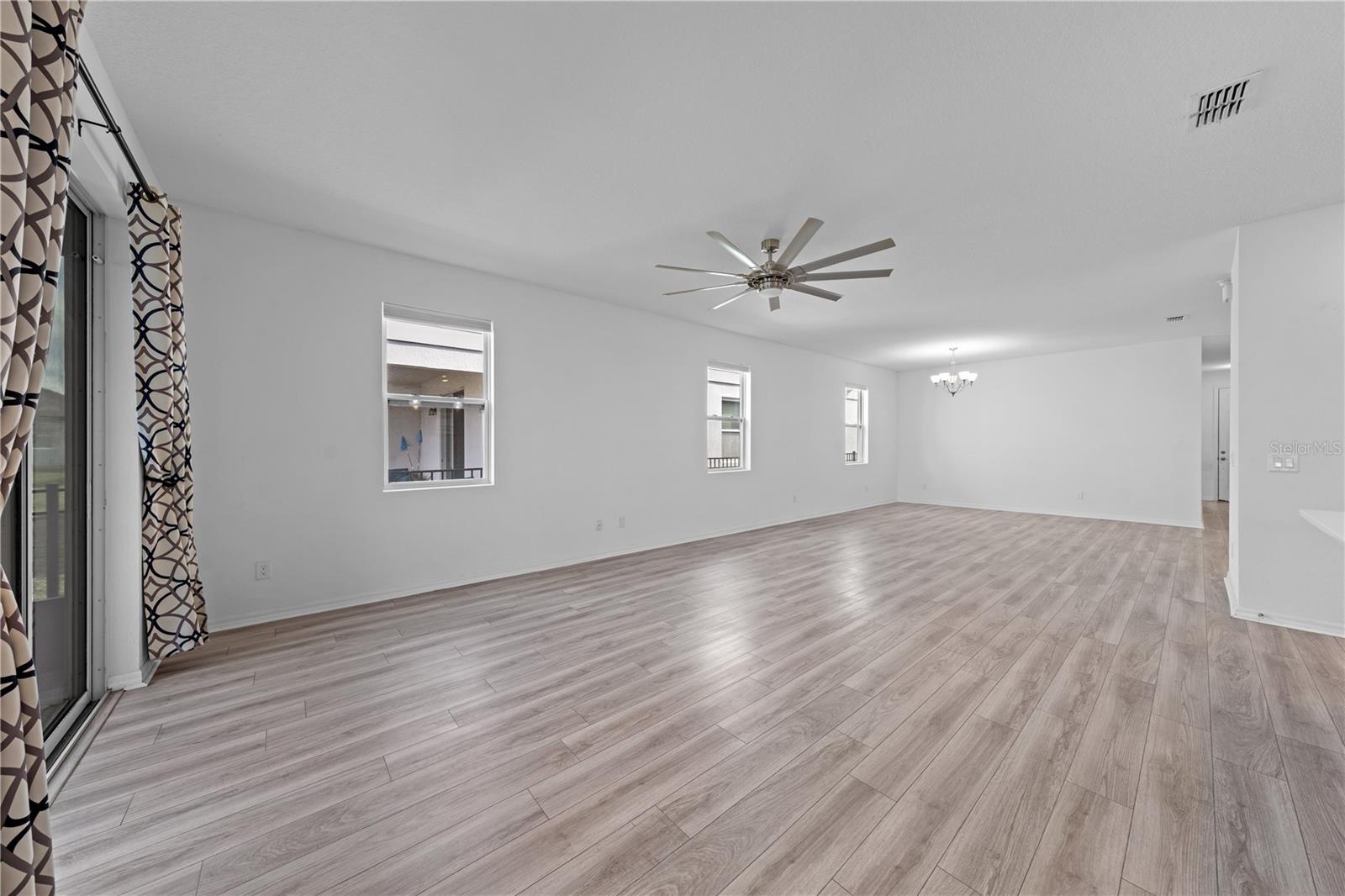 Image 21 of 55 For 920 Livestock Loop