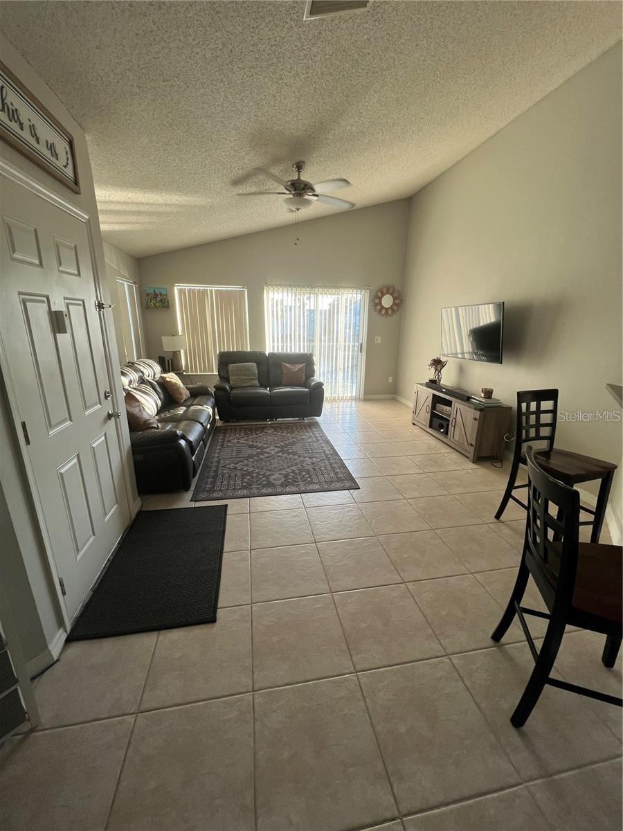 Image 14 of 22 For 2528 Woodgate Boulevard 201