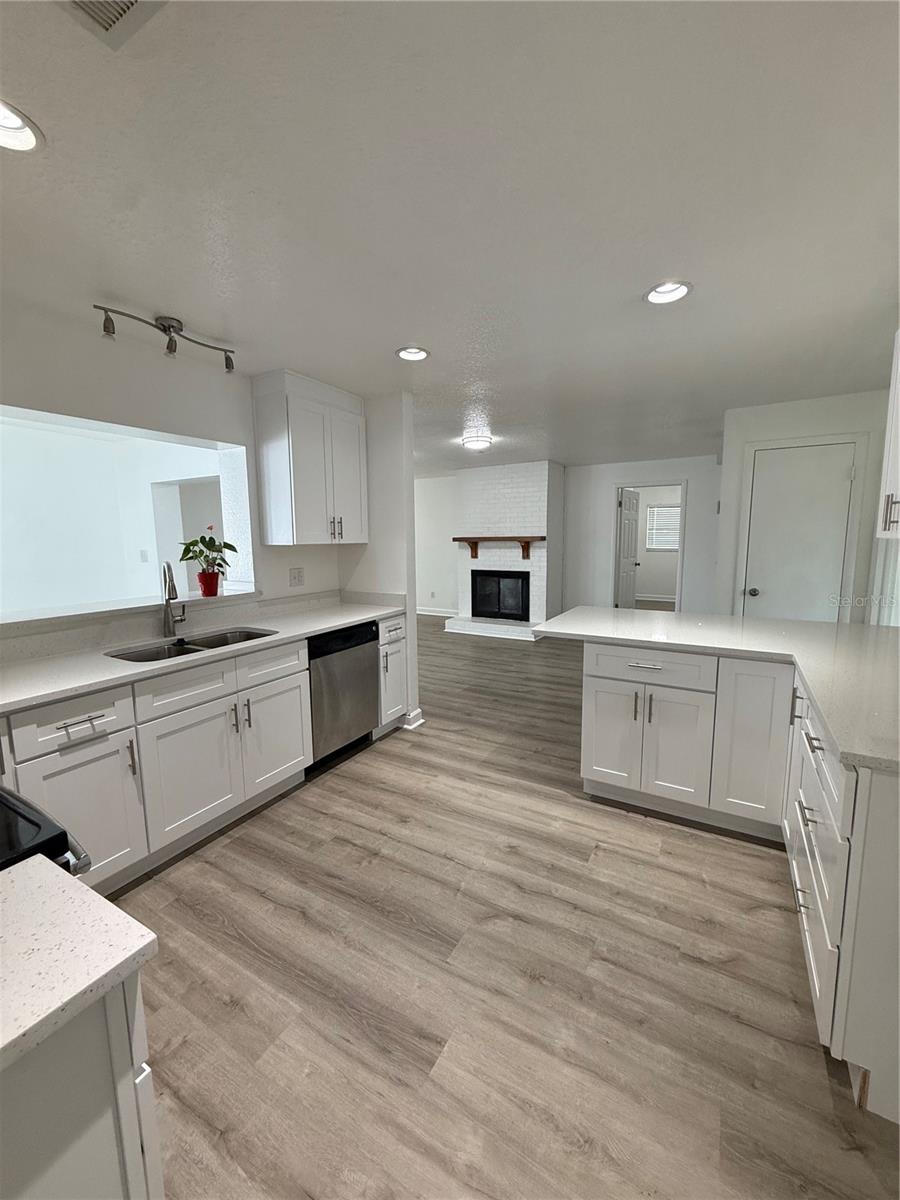 Image 16 of 31 For 1809 Paradise Drive