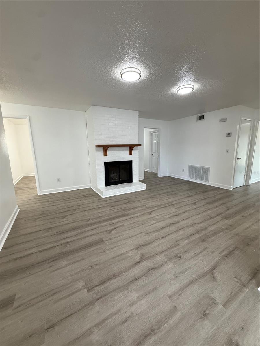 Image 17 of 31 For 1809 Paradise Drive