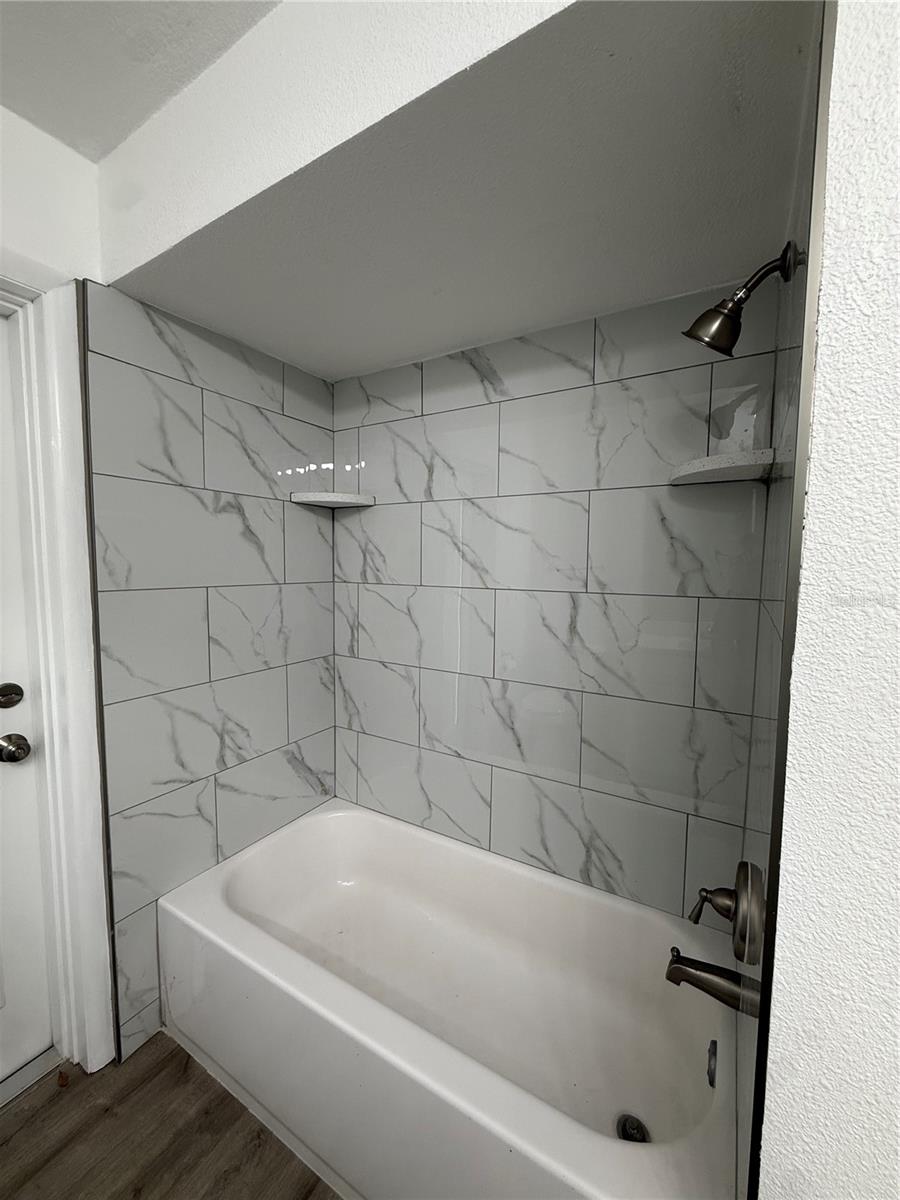 Image 21 of 31 For 1809 Paradise Drive