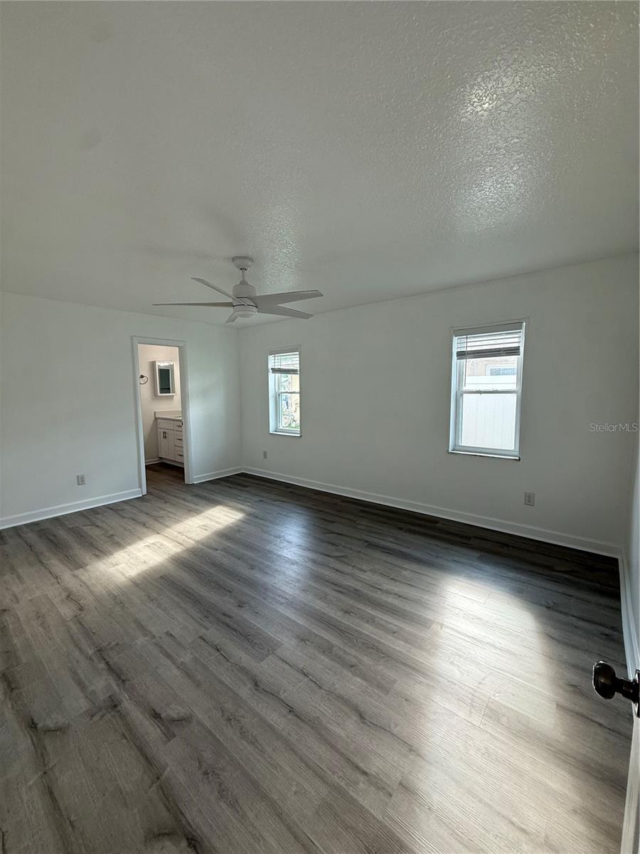 Image 6 of 31 For 1809 Paradise Drive