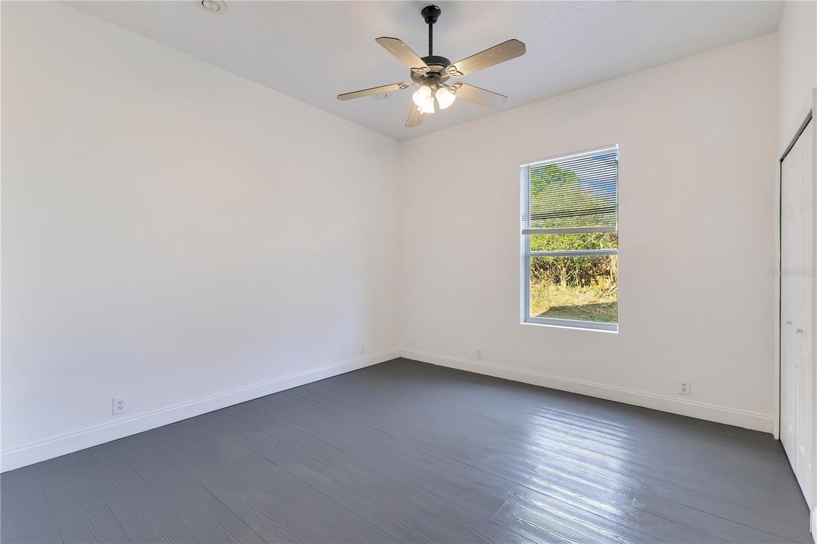 Image 11 of 30 For 704 Grape Avenue