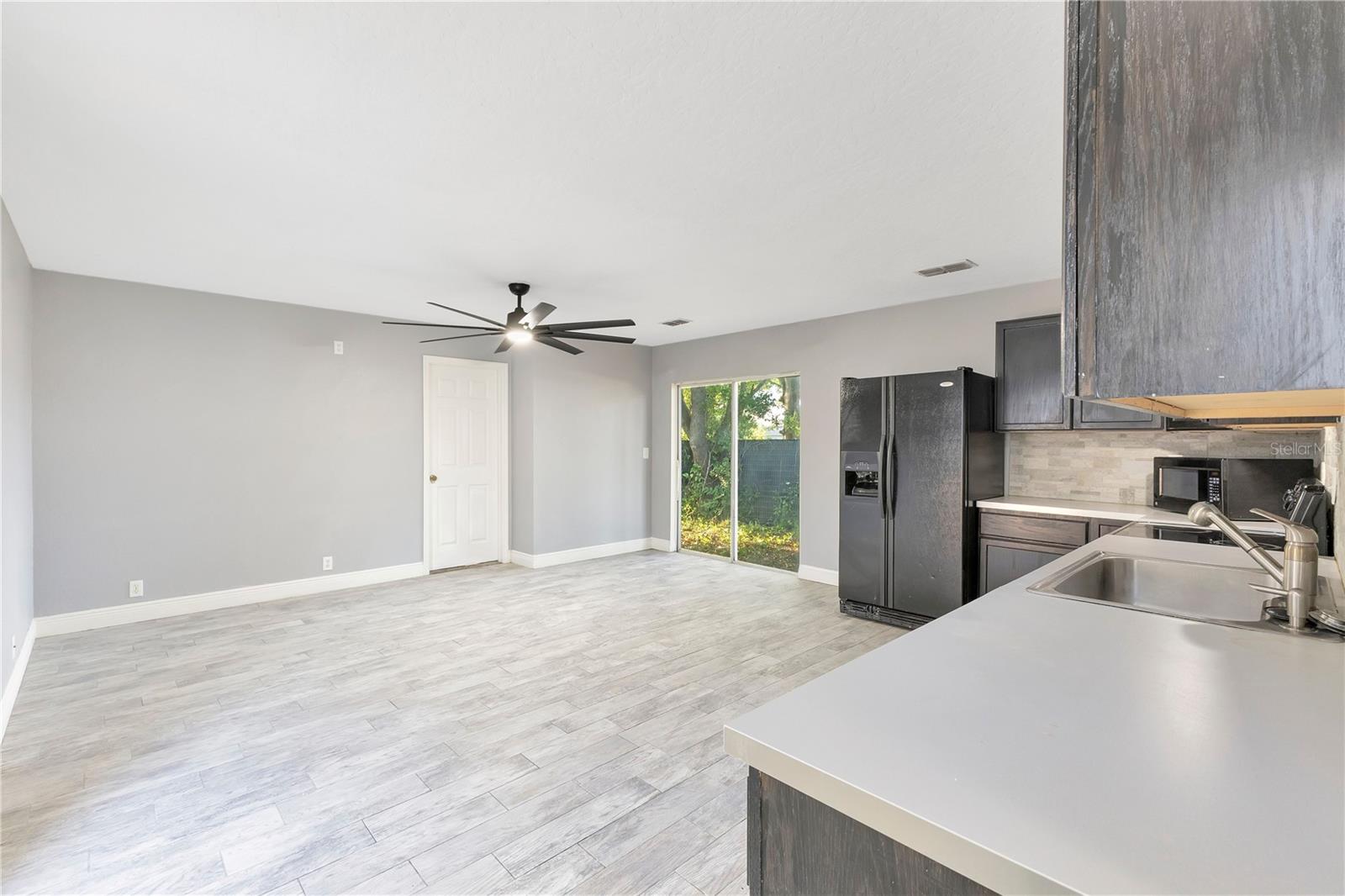 Image 17 of 30 For 704 Grape Avenue