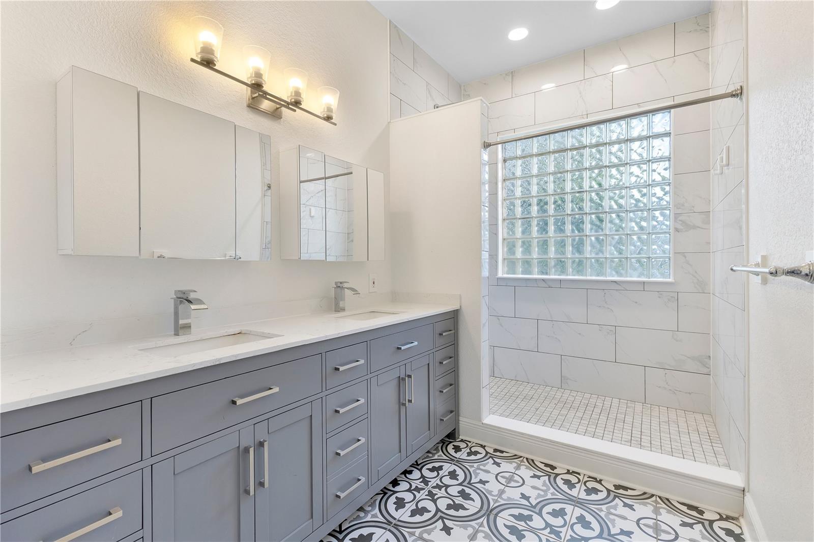 Image 8 of 30 For 704 Grape Avenue