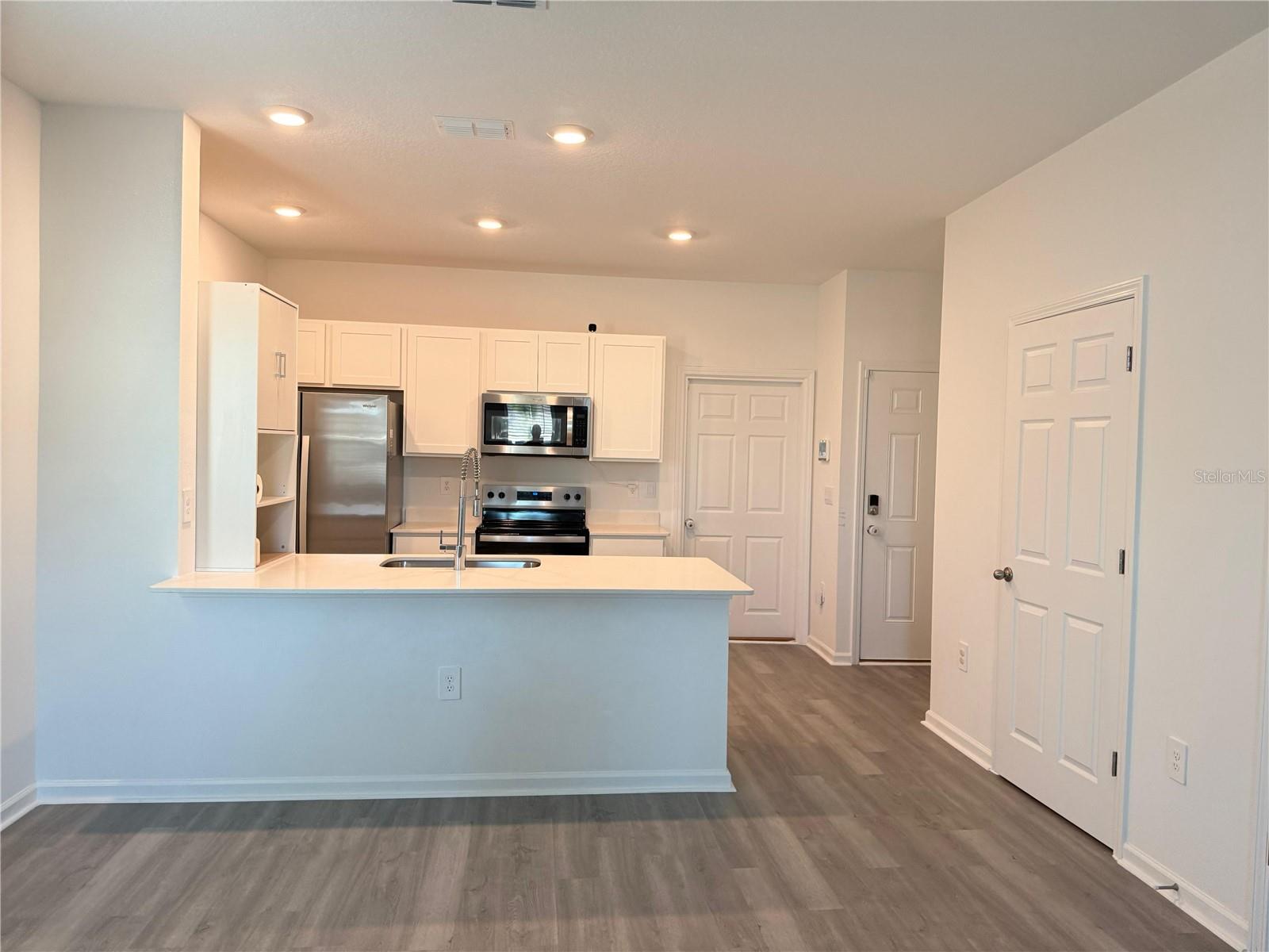 Image 3 of 9 For 891 Rivertree Place