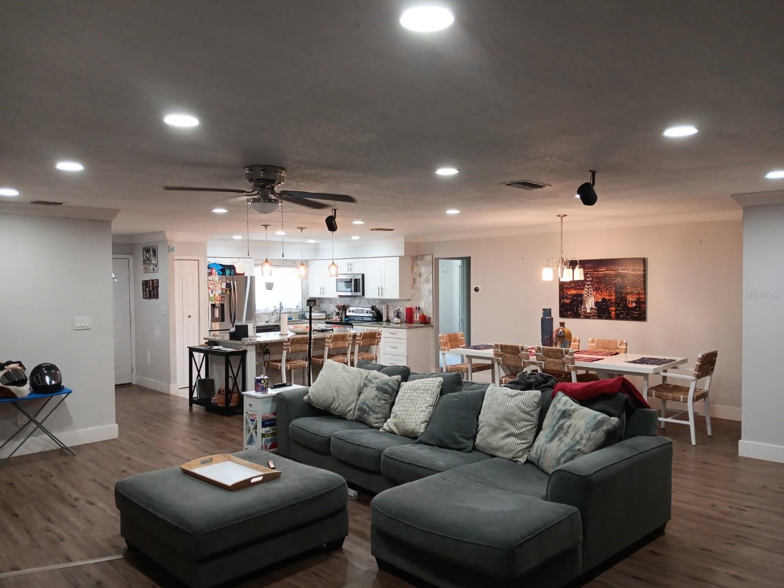 Image 12 of 47 For 10633 Windsor Place