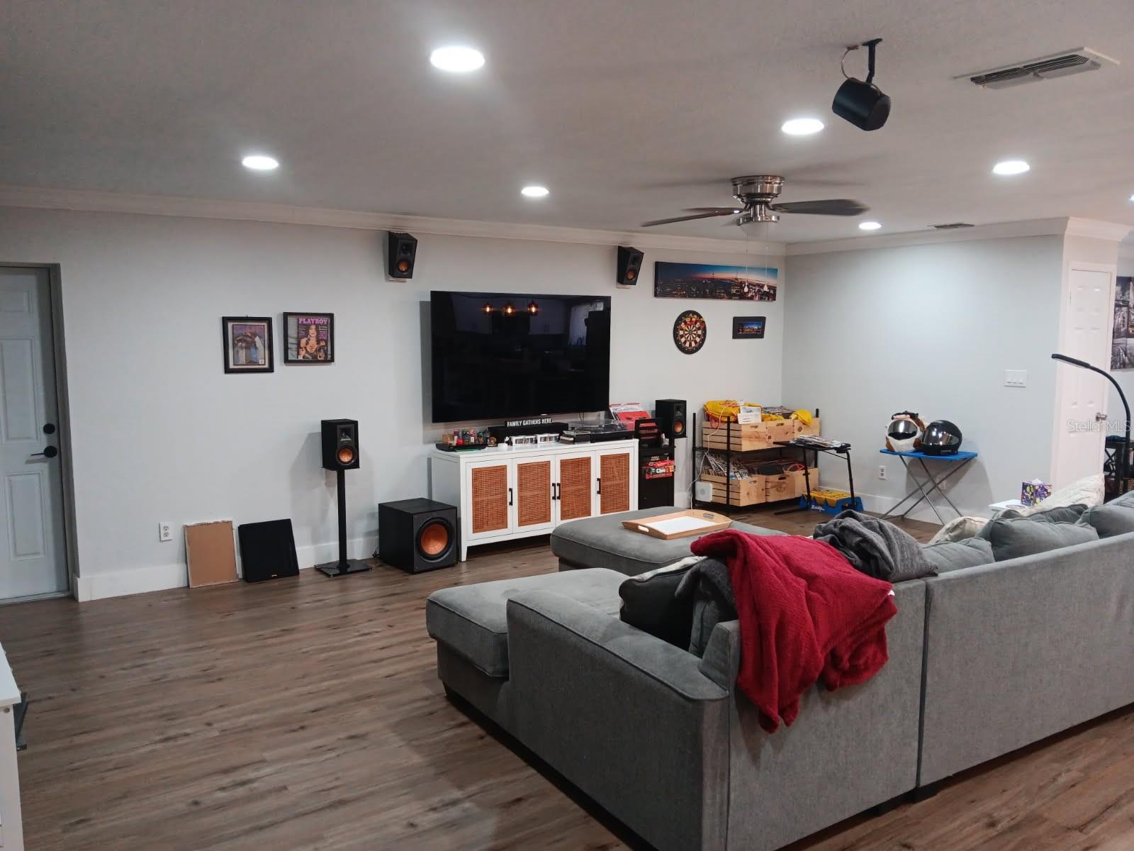 Image 15 of 47 For 10633 Windsor Place