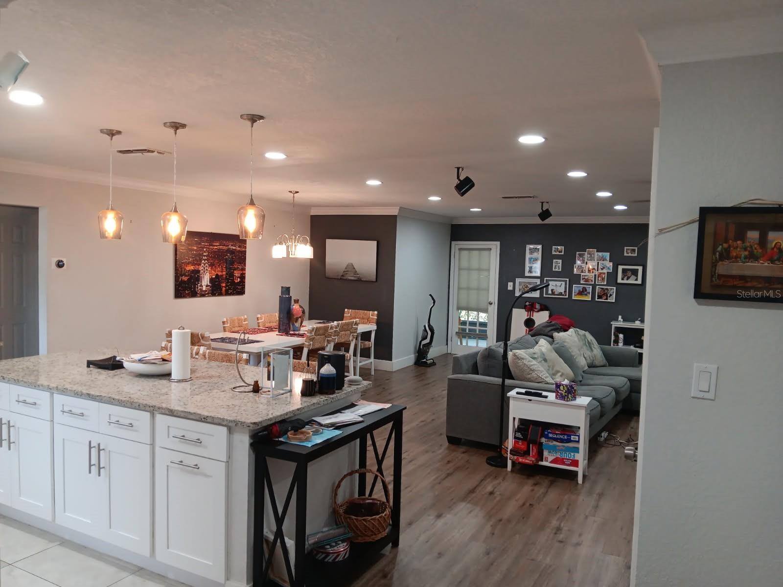 Image 16 of 47 For 10633 Windsor Place