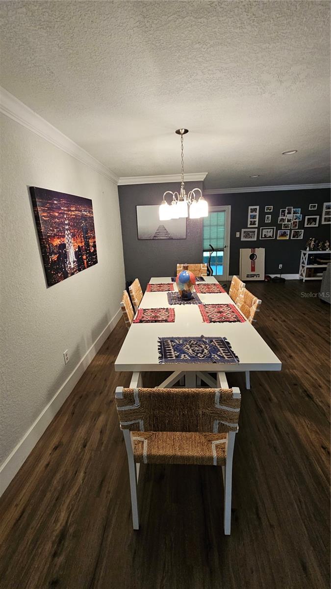 Image 18 of 47 For 10633 Windsor Place